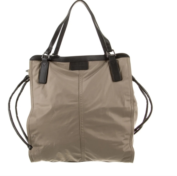 Burberry Handbags - ⭐BURBERRY Nylon Buckleigh Packable Tote Bag Beige
